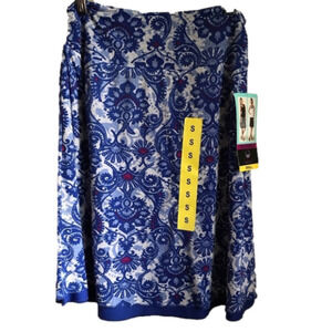 𝅺WOMEN’S size small reversible skirt.  Tranquility by Colorado Clothing. BNWT